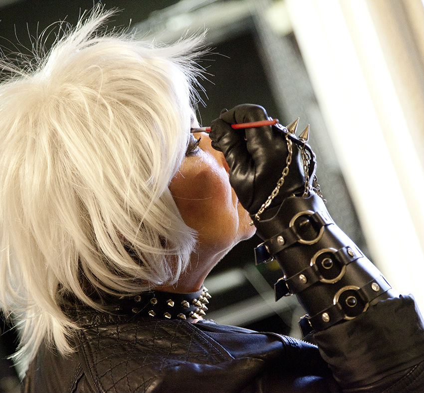 Lady Iris Geeft Een Feestje Bdsm